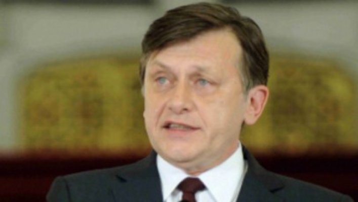 Crin Antonescu atacă rebelii din PNL: 